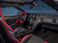 نیسان GT R 2015