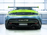 استون مارتین ونتیج GT8 2017